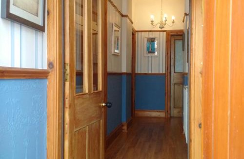 Central Aberdeen House | Aberdeen Lighthouse Cottages - coastal, dolphins