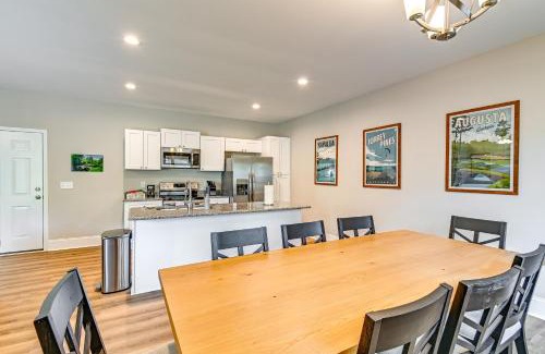 Southern Pines House | Aberdeen Townhome Deck, Golf Course Community