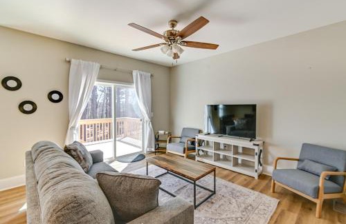 Southern Pines House | Aberdeen Townhome with Deck Perfect For Golfers!