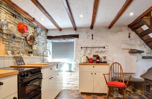 Glandwr House | Aberelwyn Granary - One Bedroom House, Sleeps 3