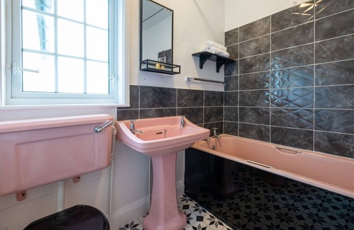 Machynlleth House | Aberhiriaeth Hall - Five Bedroom House, Sleeps 12