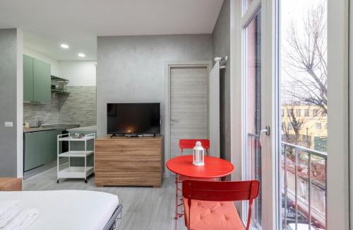 Calvairate Apartment | Abetone 6 - The Red Studio - B Home