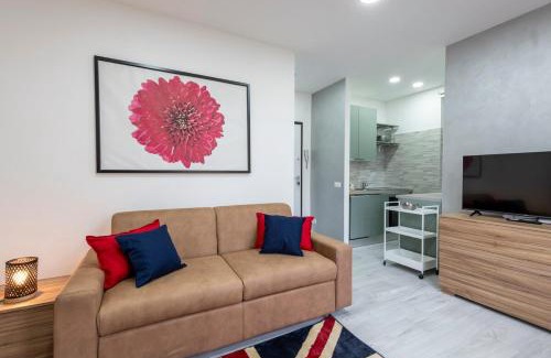 Calvairate Apartment | Abetone 6 - The Red Studio - B Home