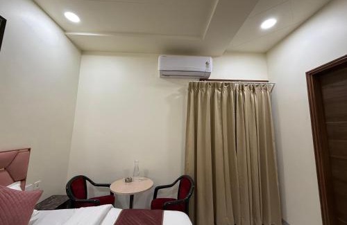 Mansarovar Hotel | Abhinandan Homestay