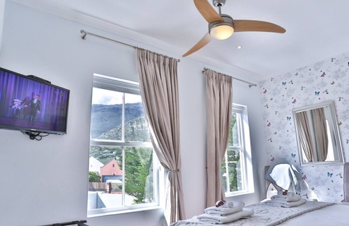 Redhill House | Abington Manor - Fish Hoek Guesthouse