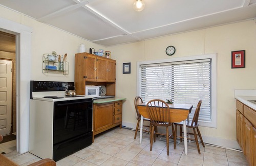 Woodfin Cabin | ABNER'S CABIN - DOG FRIENDLY (no extra pet charges) Close to Downtown Asheville