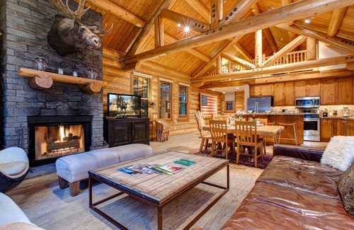 Teton Village Cabin | Abode at Moosehead Cabin | 2 Minute Walk to Teton Village!