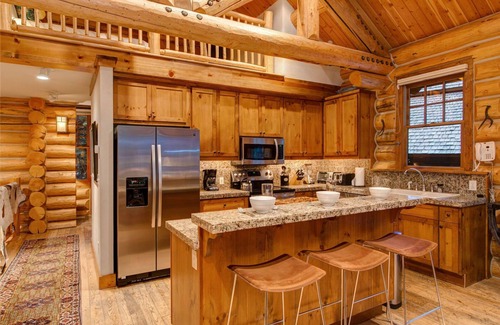 Teton Village Cabin | Abode at Moosehead Cabin | 2 Minute Walk to Teton Village!