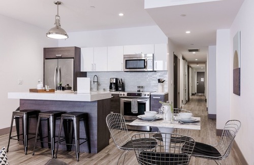 Historic Core Apartment | Abode Los Angeles - Downtown South Park
