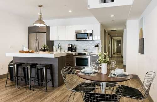 Historic Core Apartment | Abode Los Angeles - Downtown South Park