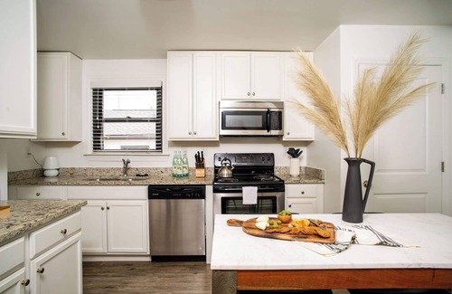 Nashville Apartment | Abode Nashville - Marathon Village Near Downtown