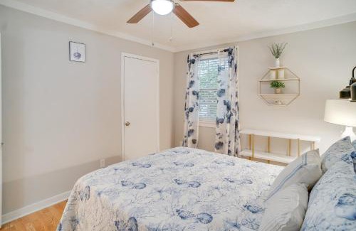 Katie Hill Neighborhood House | about 3 Mi to Dtwn East Nashville Home with Deck
