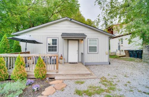Katie Hill Neighborhood House | about 3 Mi to Dtwn East Nashville Home with Deck