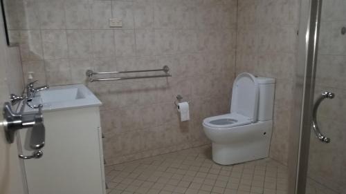 Broken Hill House | About Town Cottages