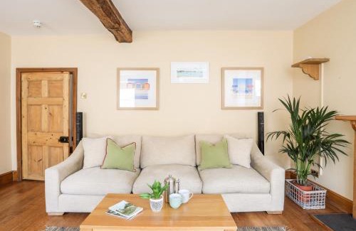 Beaumaris Apartment | Above Deck