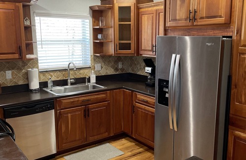 Marble Cabin | Above it All-beautiful cabin with amazing views! 10 mins from Casino