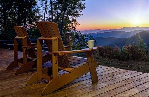 Bryson City Cabin | Above it All scenic mountain view and private location