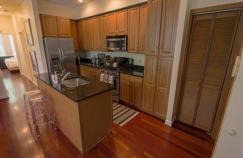 Shaw Apartment | Above Maxwell Wine Bar - Super Central 2Bed 2Bath!