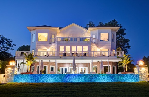 Gallatin House | Above Nashville Lakeside Oasis I Lakefront | Pool&Spa | Game Room I Services