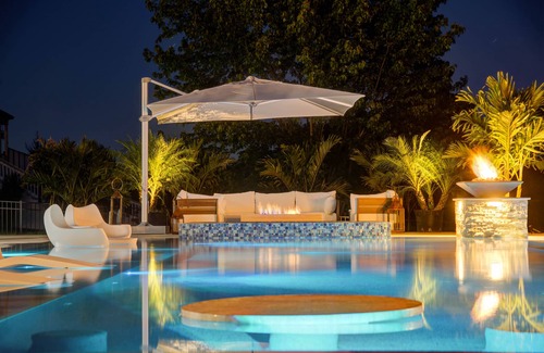 Gallatin House | Above Nashville Lakeside Oasis I Lakefront | Pool&Spa | Game Room I Services