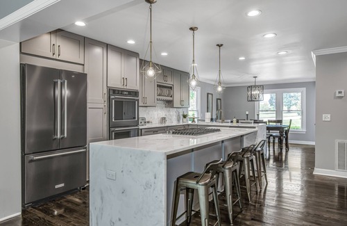 Brandywine Farms House | Above Nashville Peaceful l Cove I Lakefront | Indoor Pool | 7 Beds I Services