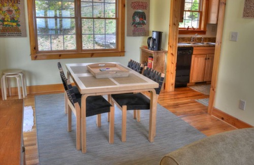 West Jefferson Cabin | Above the Clouds-Open for Bookings! Views, Wi-Fi, Game Room, AC