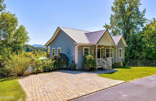 Sevierville House | Above The Cove 3 Bedroom Home by RedAwning