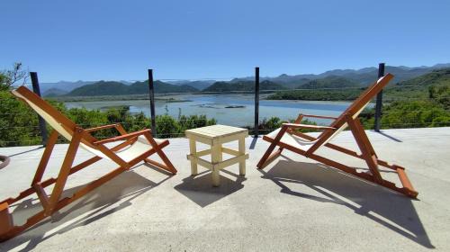 Karuc House | Above the Lake