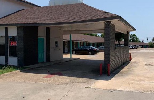 South Arlington Apartment | Abram Inn - Arlington