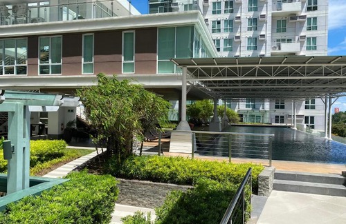Poblacion District Apartment | abreeza chills place t2-2521