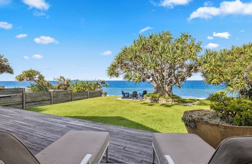 Sapphire Beach House | Absolute Beachfront, Pet-friendly, family beach house