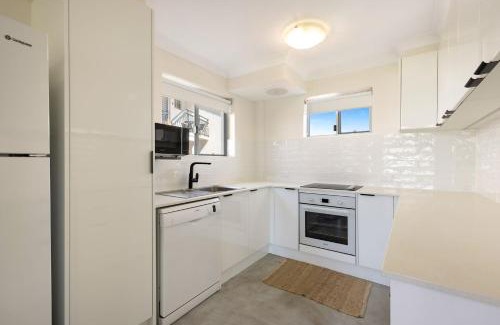 North Creek Apartment | Absolute Beachfront Apartment 3B