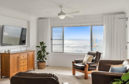 North Creek Apartment | Absolute Beachfront Apartment 1T