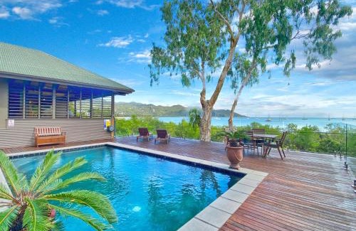 Horseshoe Bay House | Absolute Beachfront Master