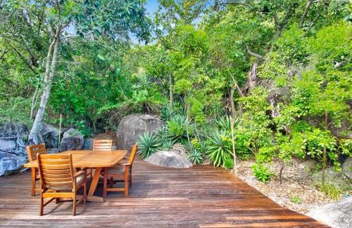 Horseshoe Bay House | Absolute Beachfront Master