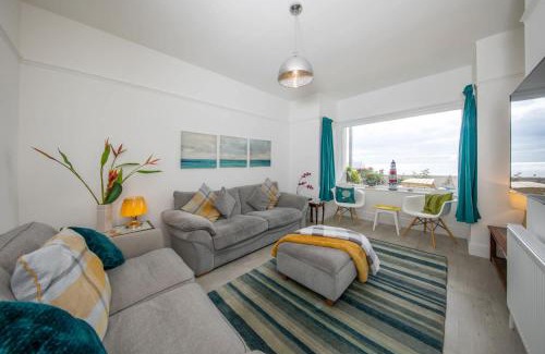 Bognor Regis Apartment | Absolute Beachfront with Decked Garden Oasis and Views