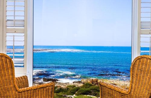 Sandbaai House | Absolute Ocean Boutique Guesthouse