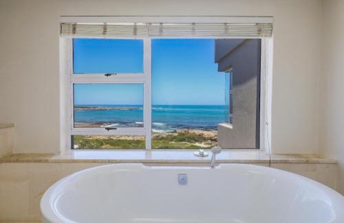 Sandbaai House | Absolute Ocean Boutique Guesthouse