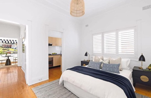Bronte Apartment | Absolute Seafront Bronte
