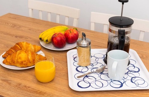 St Albans Apartment | Absolute Stays on Grosvenor- Free Wifi Families Contractors Longshort Stays