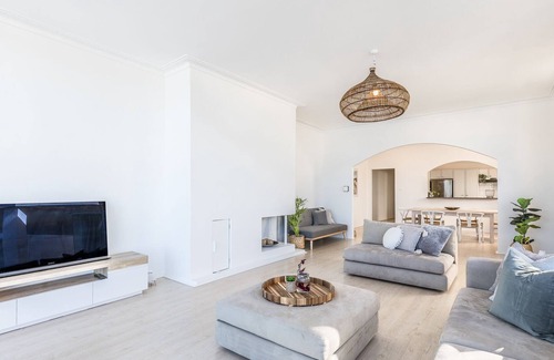 Tamarama Apartment | Absolute Tamarama Beachfront on Bondi Coastal Walk
