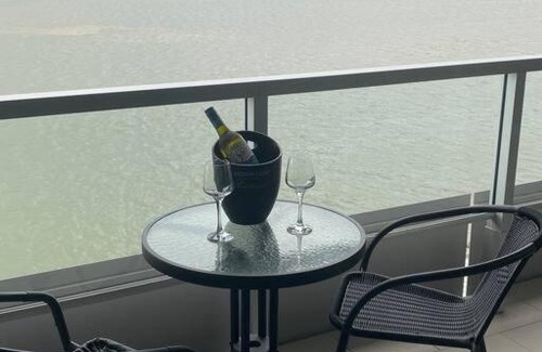Cairns Central Business District Apartment | Absolute Waterfront Apartment