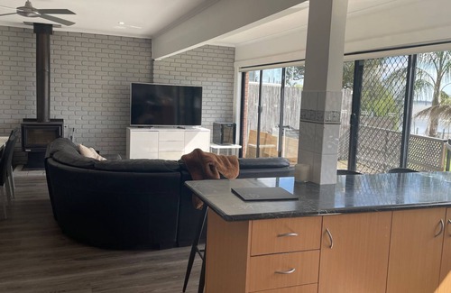 Yarrawonga House | Absolute Waterfront at Woodlands