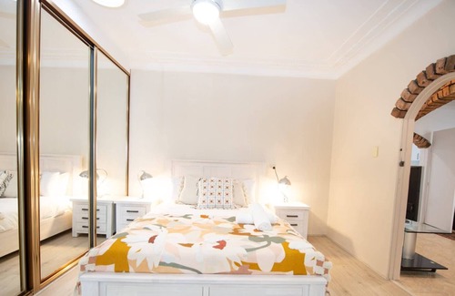 Toukley House | Absolute Waterfront Hidden Gem - Toukley