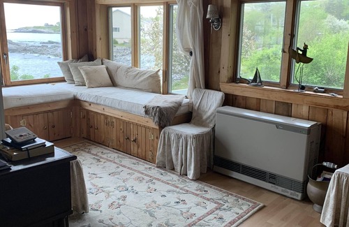 Peaks Island House | Absolutely Breathtaking Direct Oceanfront Cottage ~ Perfect Location!
