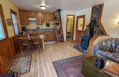 Columbia Falls Cabin | Absolutely Fantastic Lake Front Cabin Near West Glacier National Park
