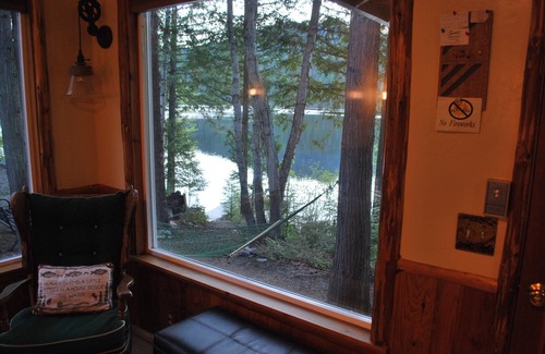 Columbia Falls Cabin | Absolutely Fantastic Lake Front Cabin Near West Glacier National Park