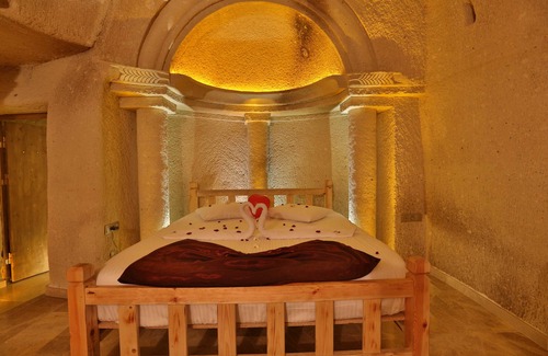 Ortahisar Hotel | Abu Hayat Cave Suites