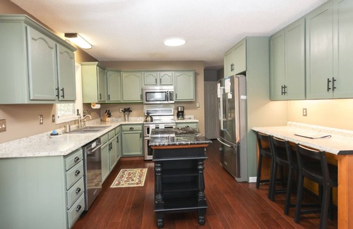 Black Mountain House | Abundant Peace | Montreat Home with Fire Pit, Gas Grill & Mountain Views!
