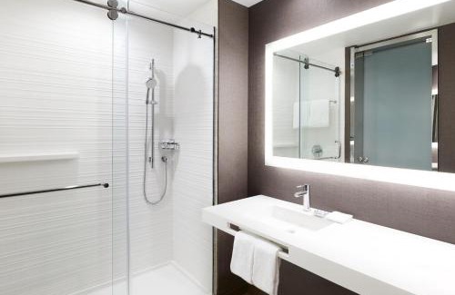 Doral Hotel | AC Hotel by Marriott Miami Airport West/Doral